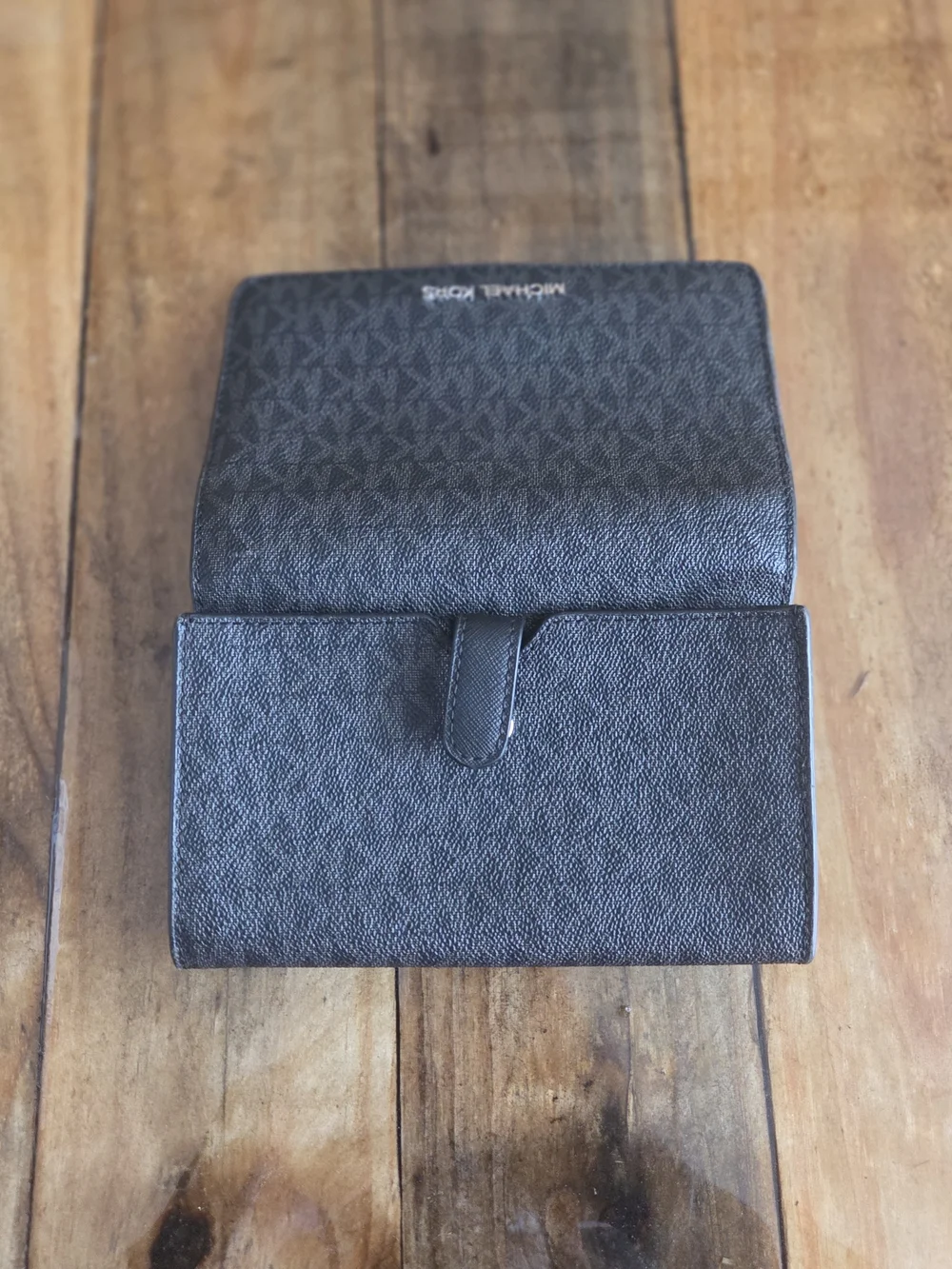 Michael Kors Black Leather Wallet - Classic Folded Design